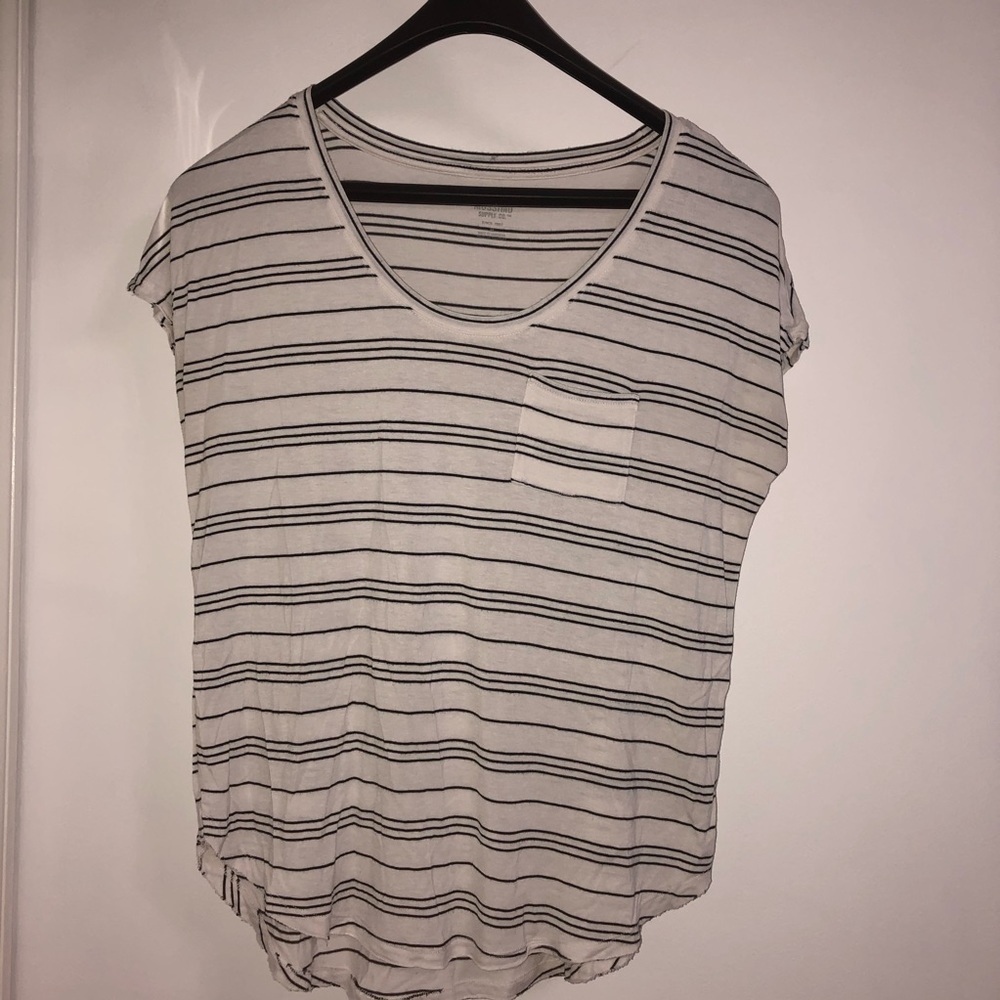 Mossimo black and white striped tee
